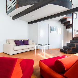 https://antica-via-volta-loft-in-the-heart-of-como.it-lombardy.com